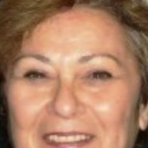 Meet your Posher, Leslie